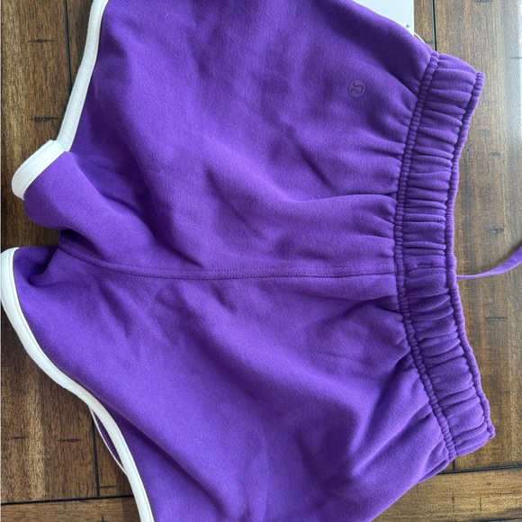 Lululemon Scuba Shorts College Purple White Trim XS (Fits 2–6) NWT - Picture 4 of 4